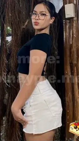 Napapapikit sa sarap nang pagkalikot sa tinggil
