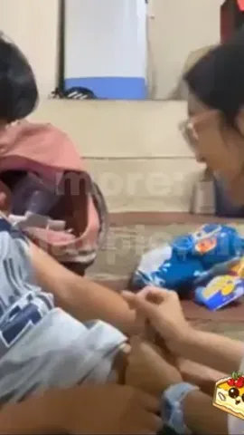 Sinipsip ni klasmeyt ang matigas kong lawit