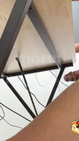 Ibang ballpen ang nahanap ni Jessa sa ilalim ng lamesa