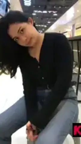 Masayang masaya si tita sa kanyang bf